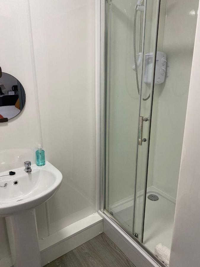 Double Ensuite Rooms Σουόνσι Εξωτερικό φωτογραφία