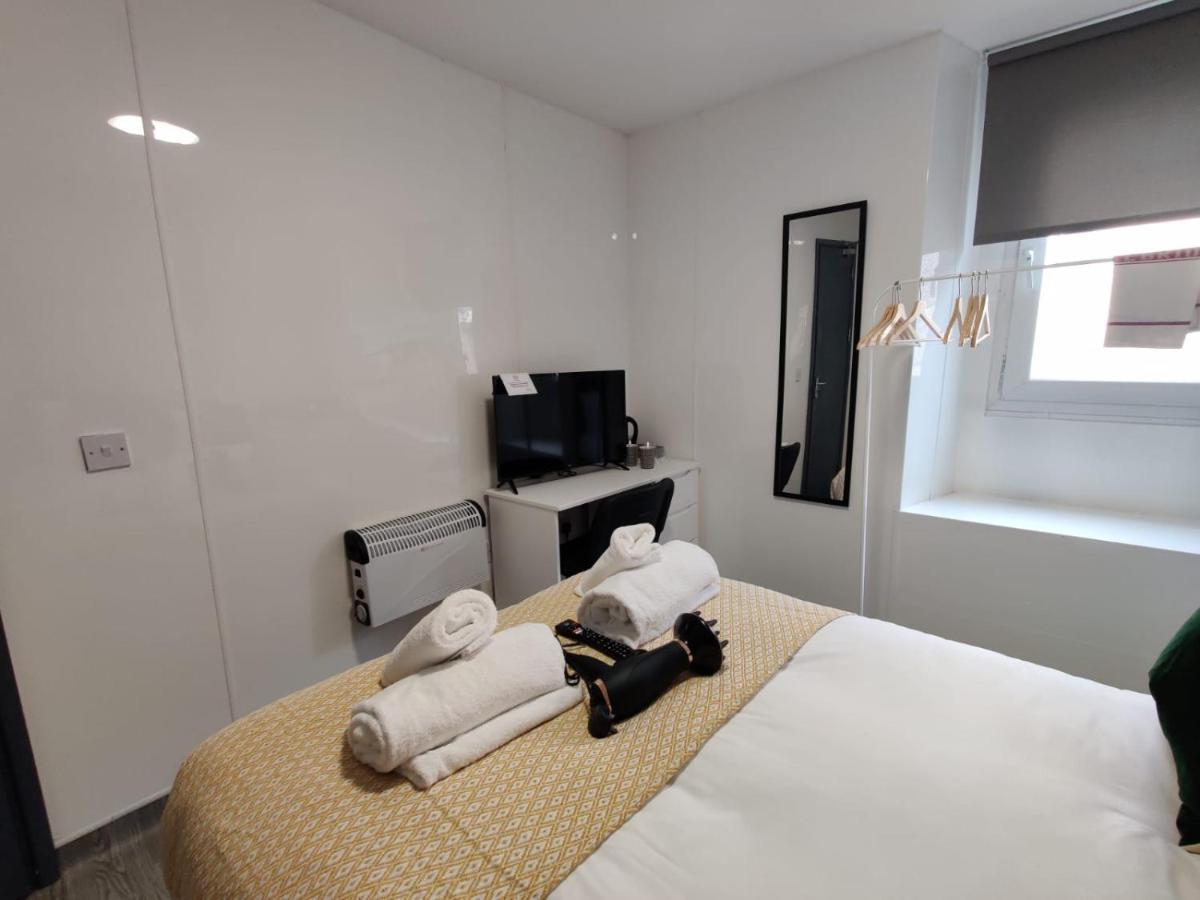 Double Ensuite Rooms Σουόνσι Εξωτερικό φωτογραφία
