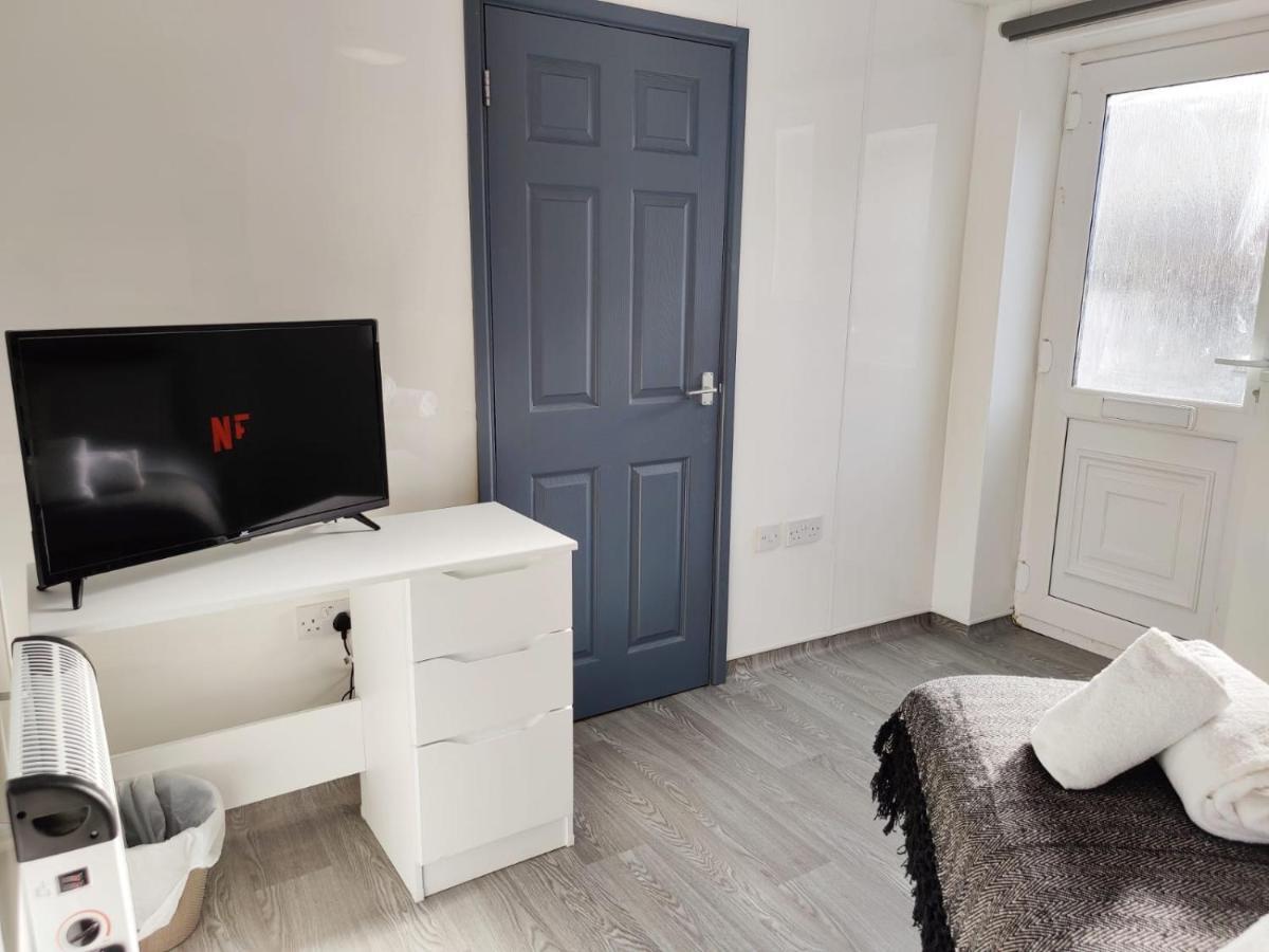 Double Ensuite Rooms Σουόνσι Εξωτερικό φωτογραφία
