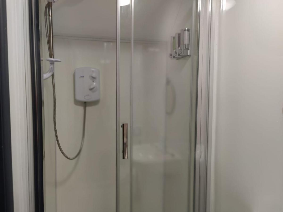 Double Ensuite Rooms Σουόνσι Εξωτερικό φωτογραφία
